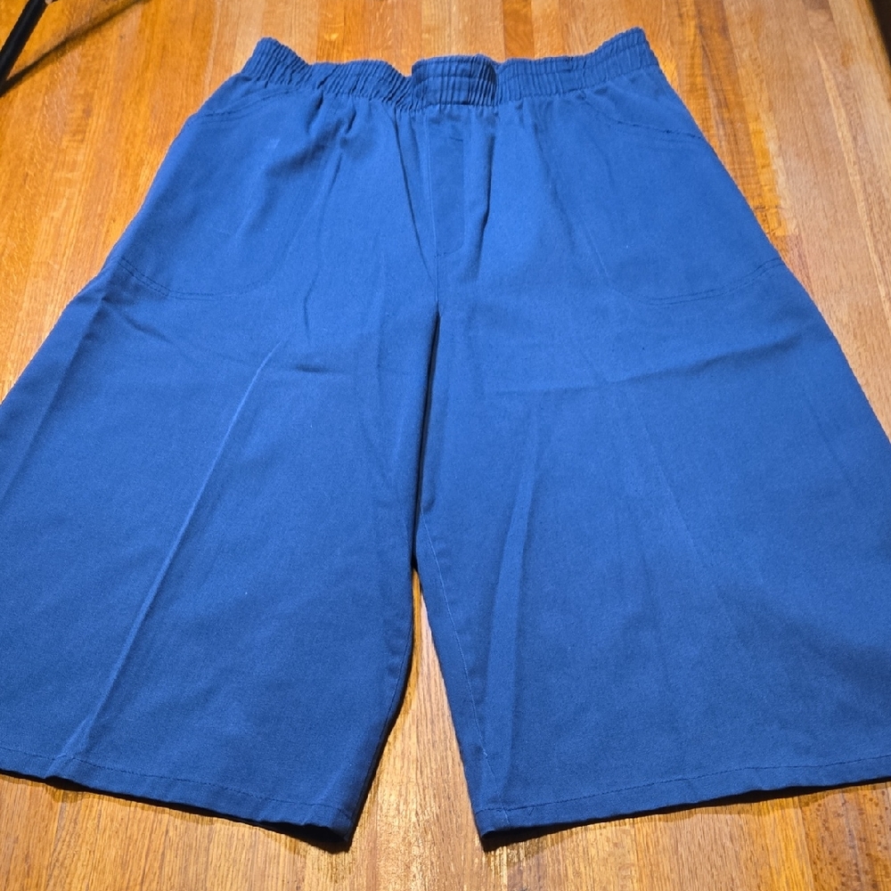 Cabin Creek Women 14 Navy Blue Elastic Waist Pull On Deep Pocket Wide Leg Capris